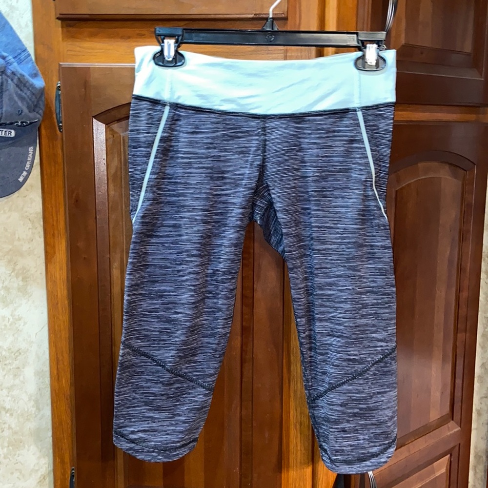 0821 Lululemon women’s run inspire size 6